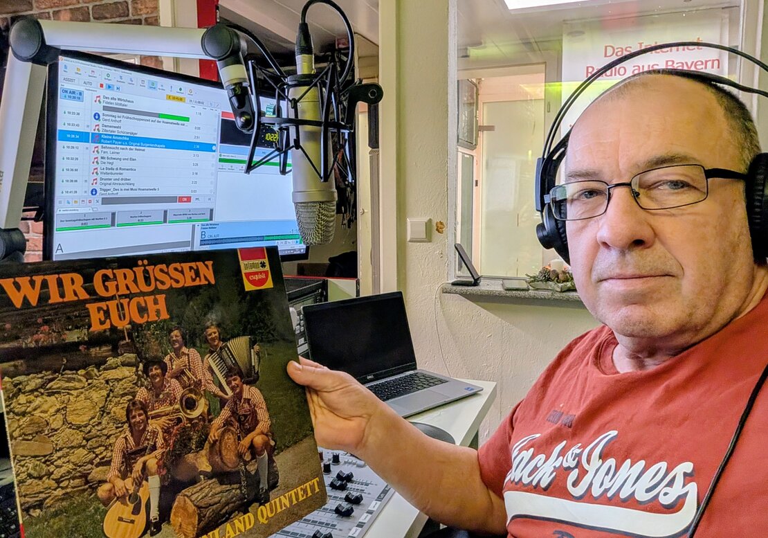 Moderatorin Andrea im Radiostudio