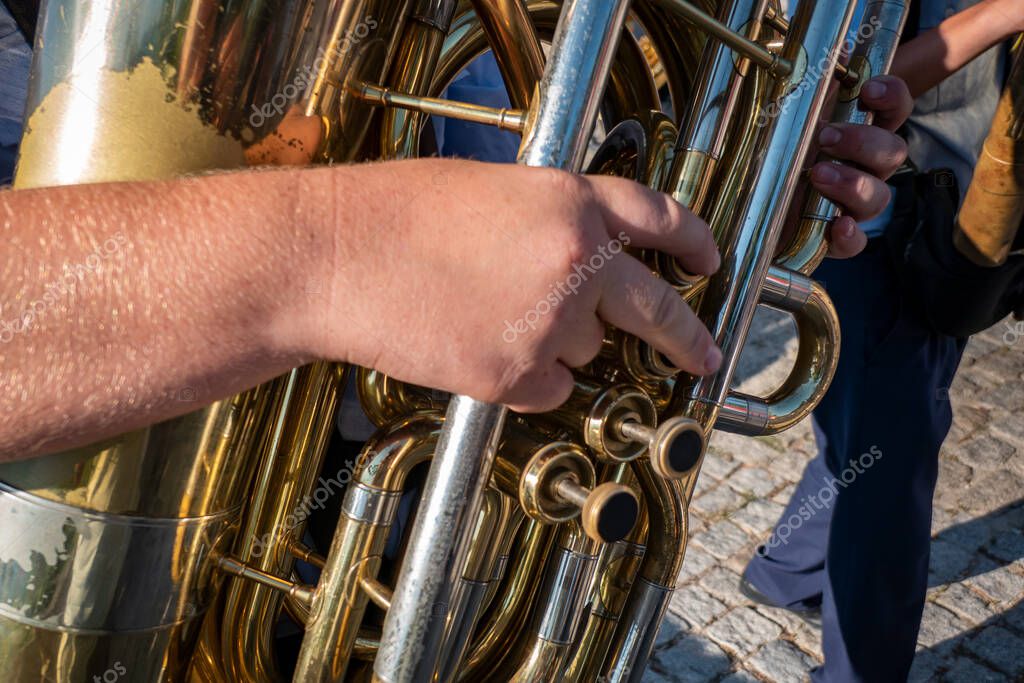 Blaskapelle bei einem Volksfest-Auftritt